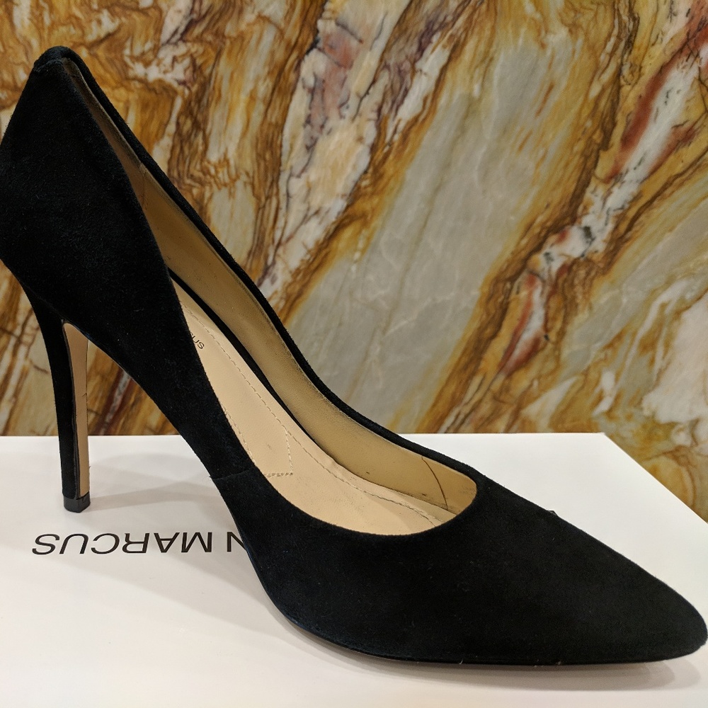 Neiman Marcus Black Suede Pointed Heel SZ 7M